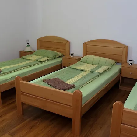 Vacation House Oeneus Casa vacanze Racic