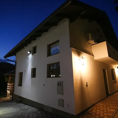 Vacation House Oeneus Casa vacanze *