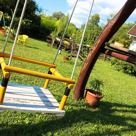Vacation House Oeneus Casa vacanze Racic