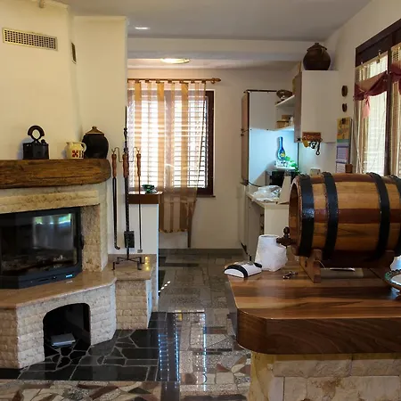 Vacation House Oeneus * Racic